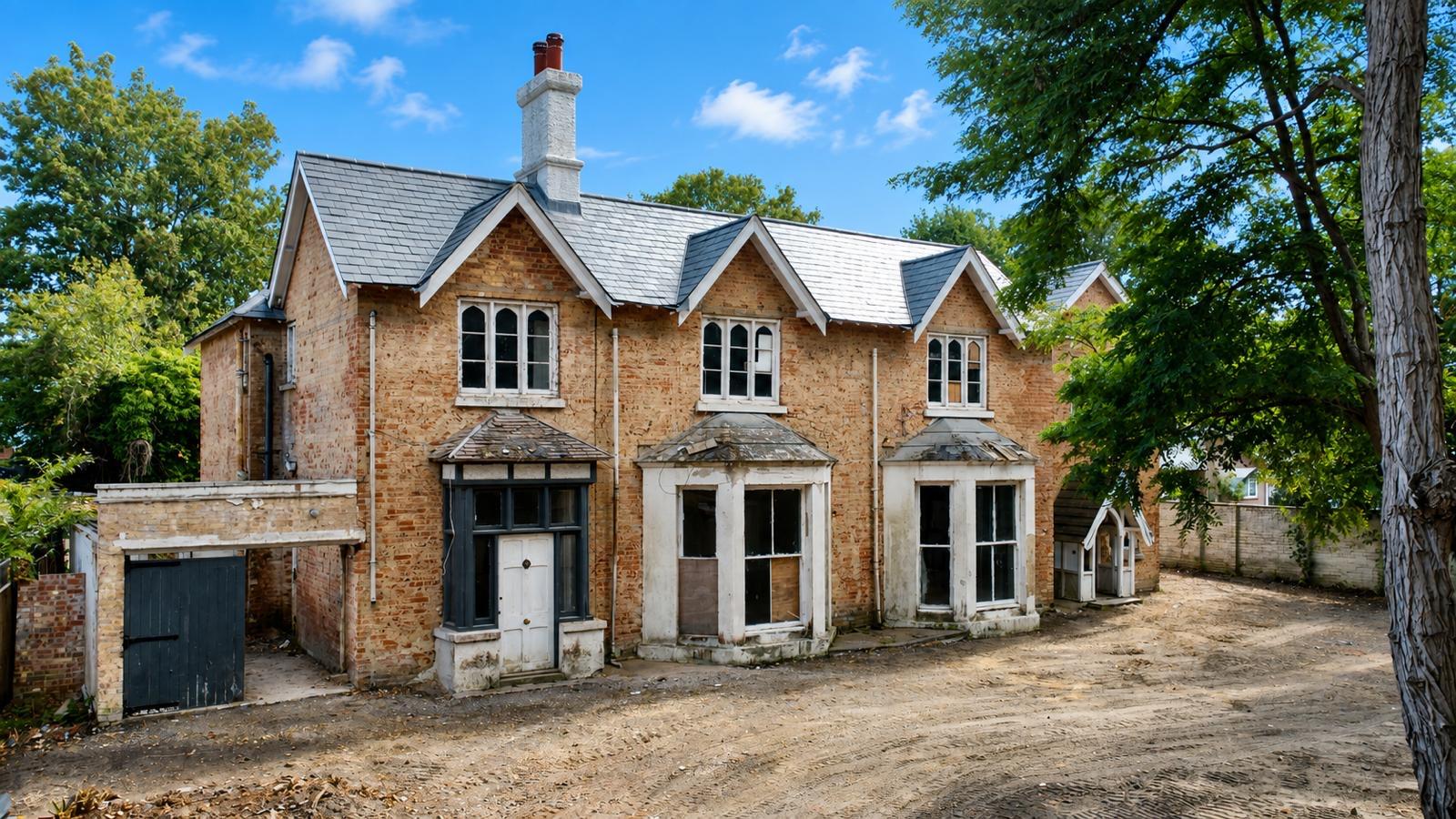 London Road, Blackwater, Camberley